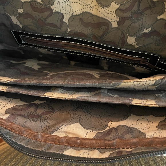 Faux Snakeskin soft briefcase - will carry a laptop - Picture 7 of 7